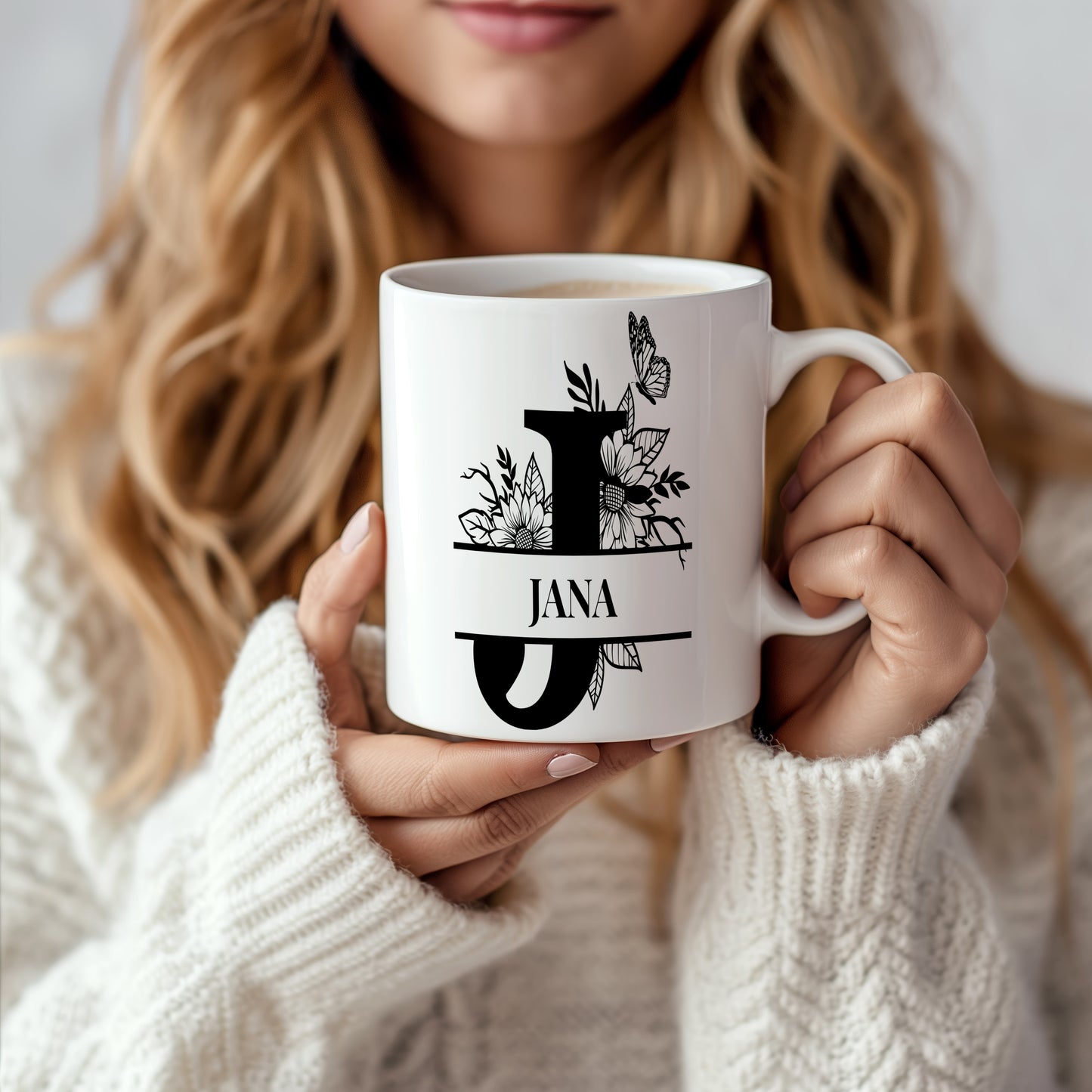 Hrnek se jménem Jana – květinový monogram