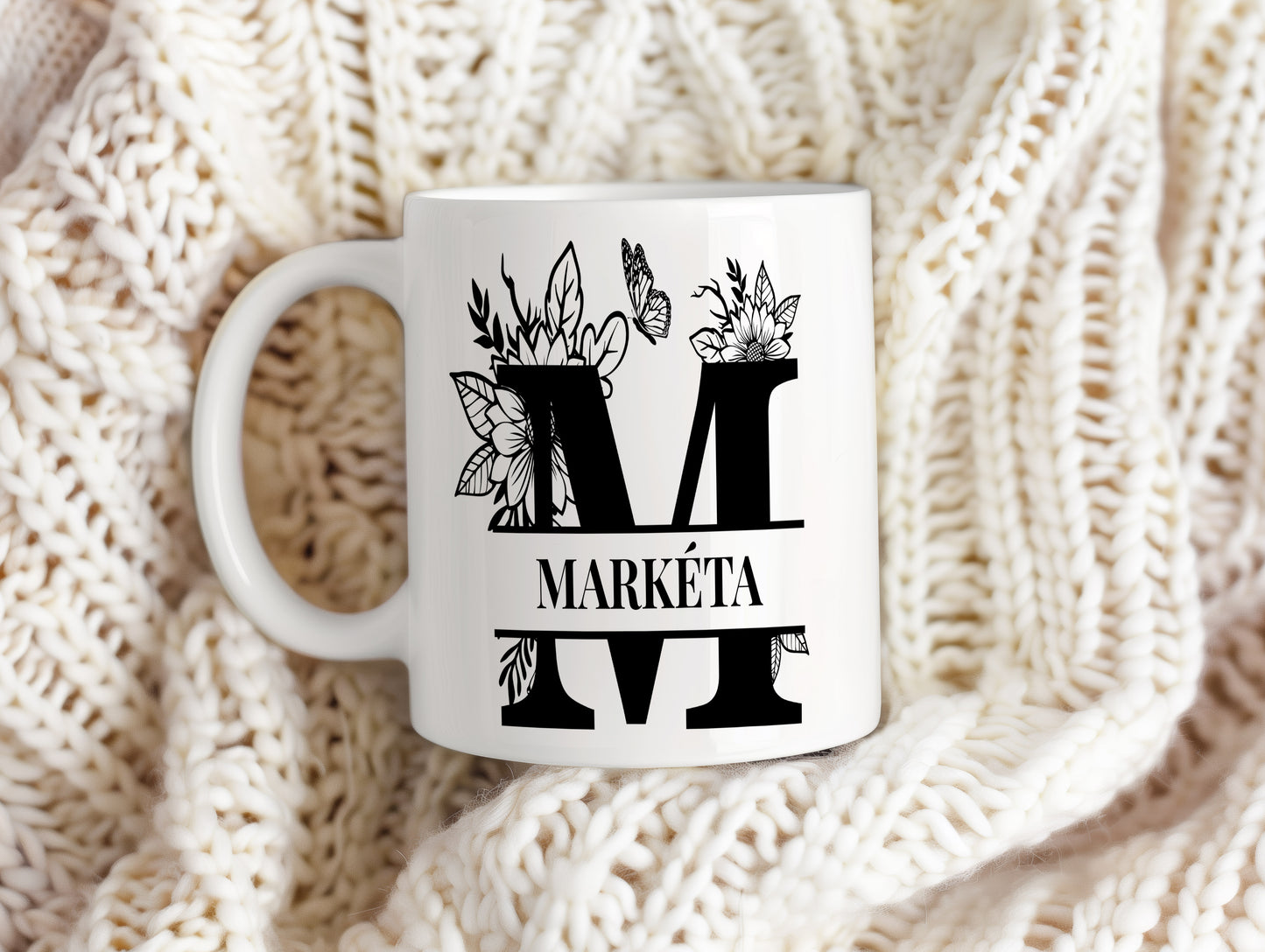Hrnek se jménem MARKÉTA – květinový monogram