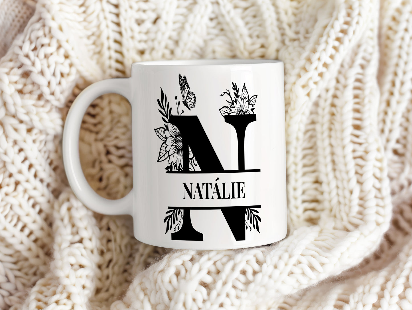 Hrnek se jménem NATÁLIE – květinový monogram