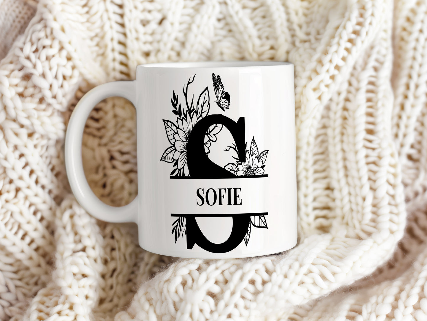 Hrnek se jménem Sofie – květinový monogram