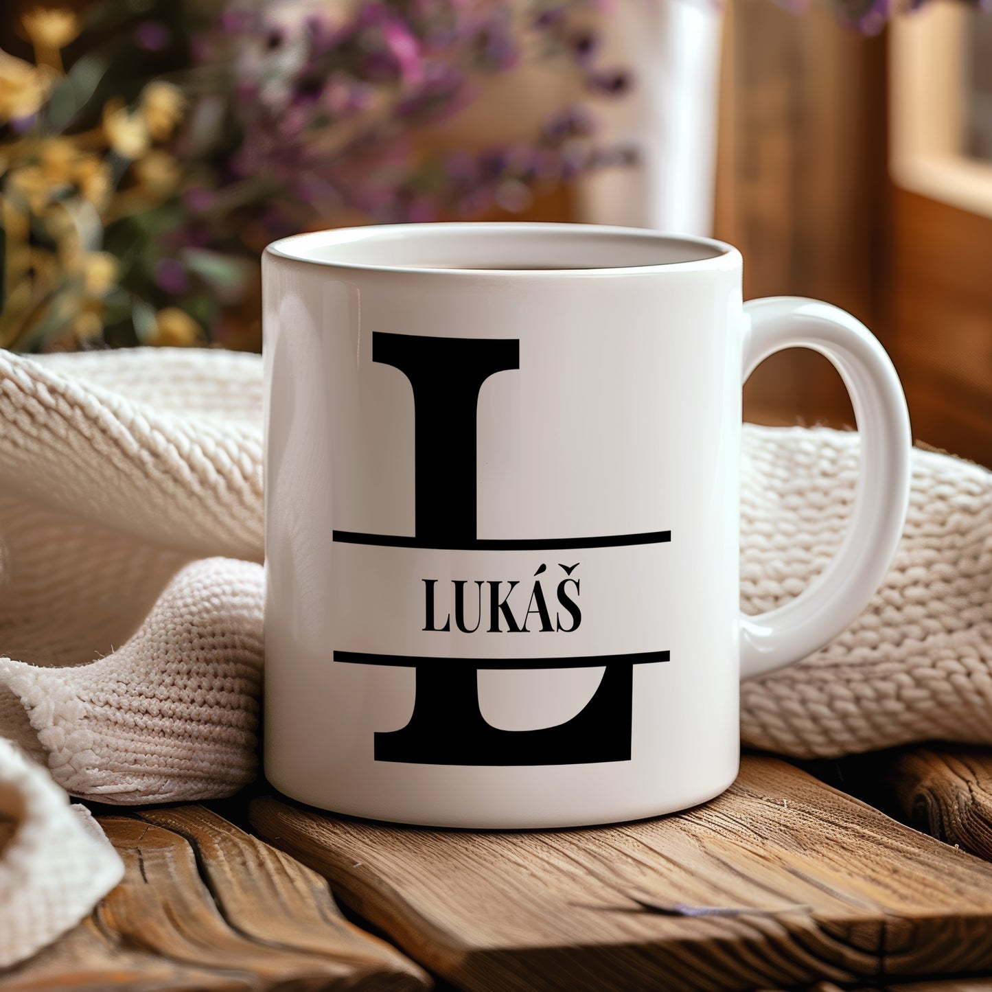 Hrnek se jménem LUKÁŠ – monogramový design