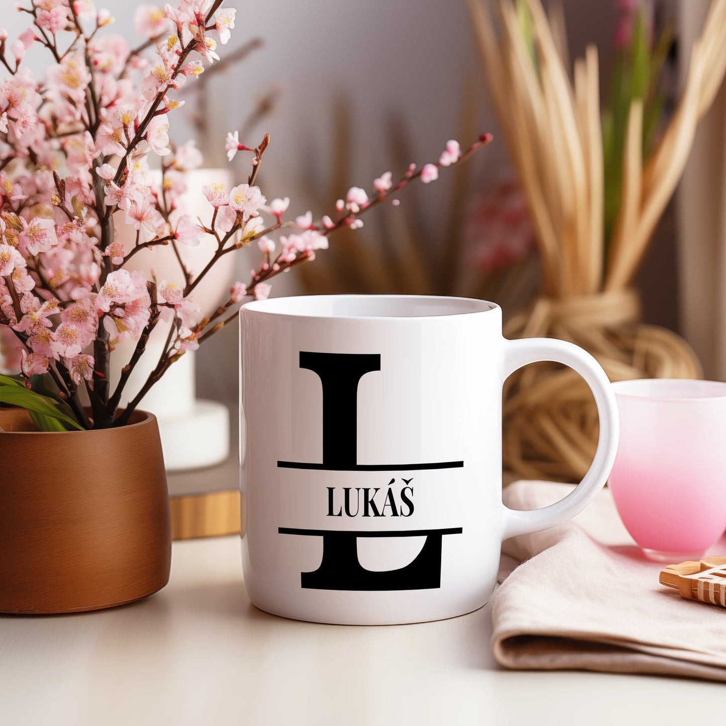 Hrnek se jménem LUKÁŠ – monogramový design