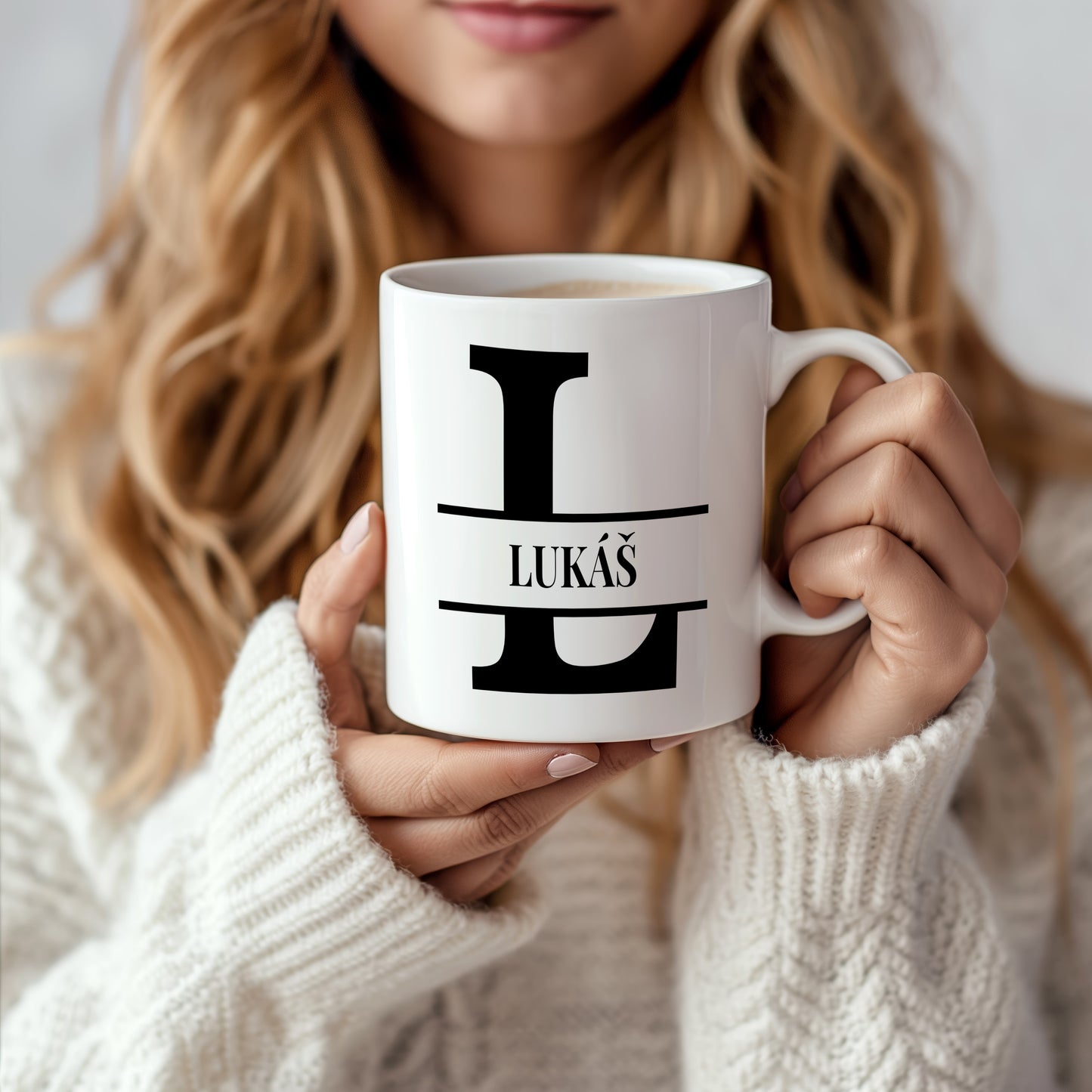 Hrnek se jménem LUKÁŠ – monogramový design