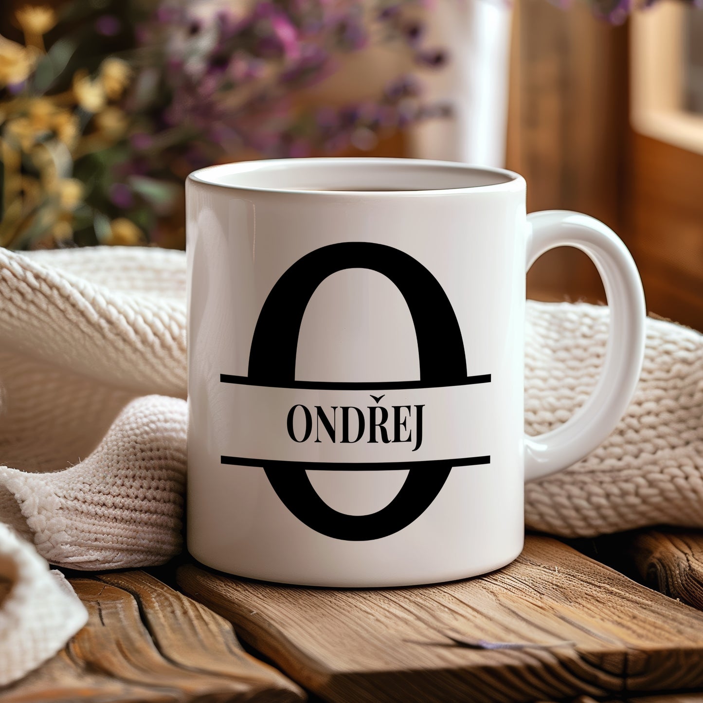 Hrnek se jménem ONDŘEJ – monogramový design