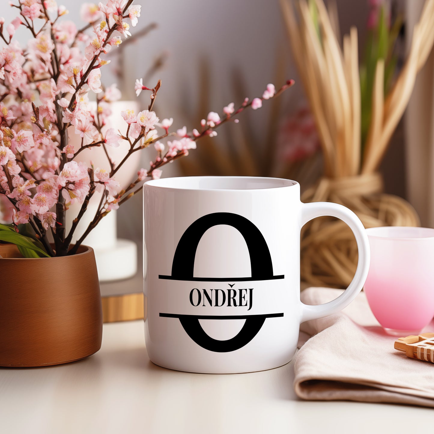 Hrnek se jménem ONDŘEJ – monogramový design