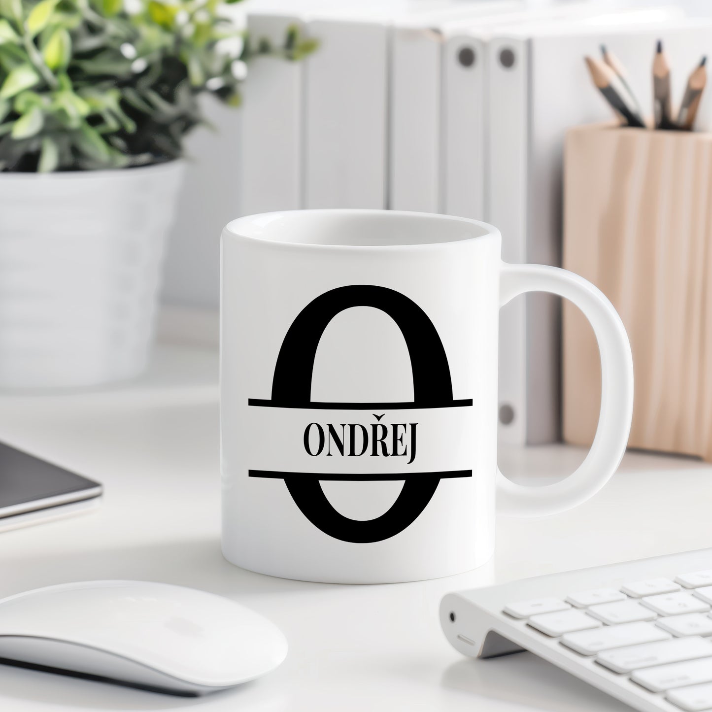 Hrnek se jménem ONDŘEJ – monogramový design