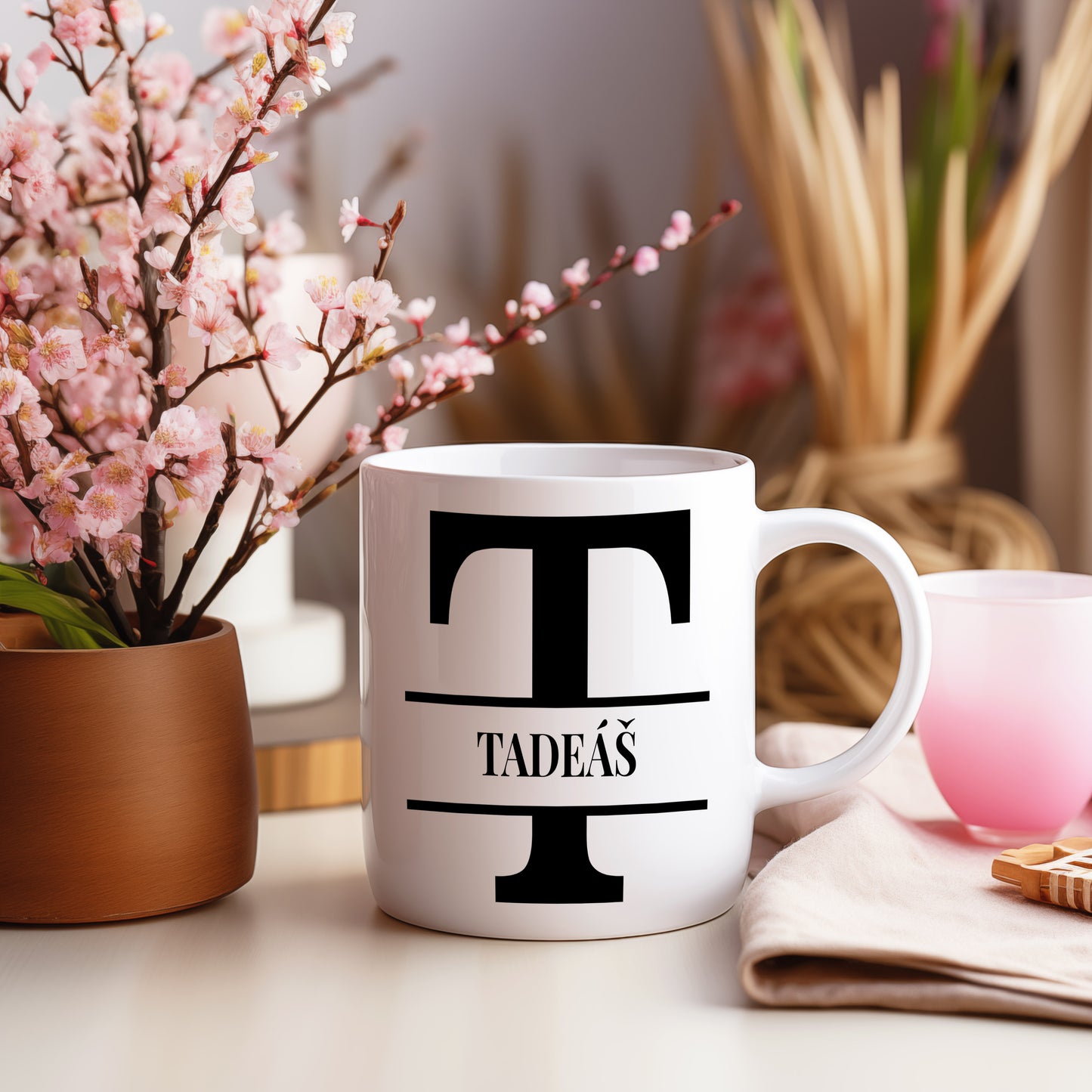 Hrnek se jménem Tadeáš – monogramový design