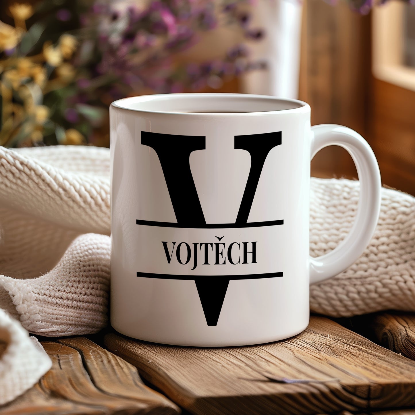 Hrnek se jménem Vojtěch – monogramový design