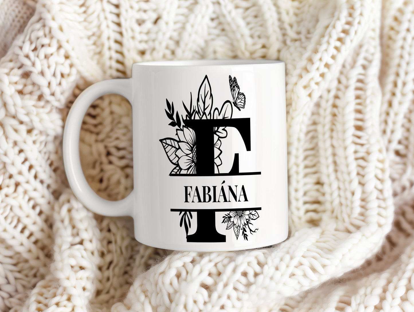 Hrnek se jménem Fabiána – květinový monogram