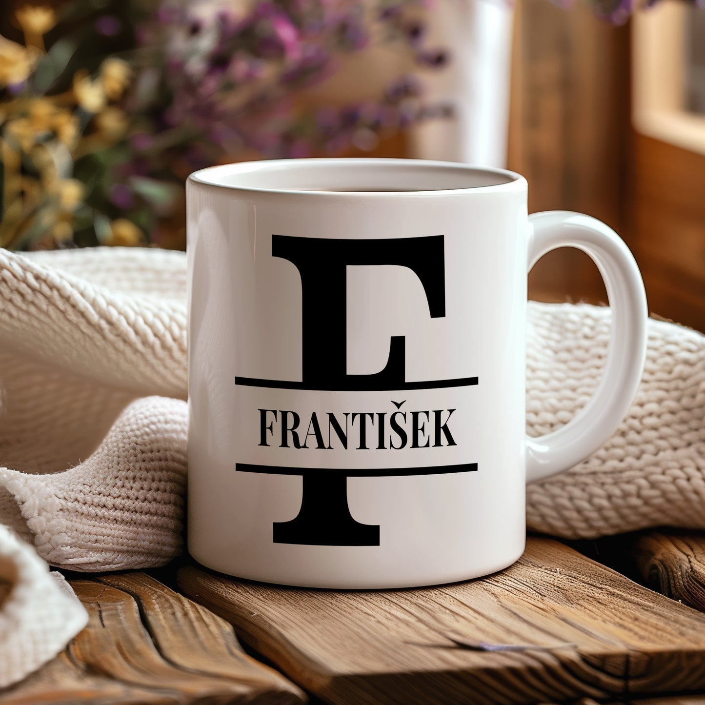 Hrnek se jménem František – monogramový design