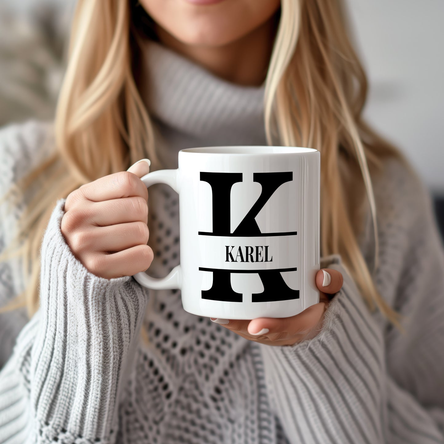 Hrnek se jménem Karel – monogramový design