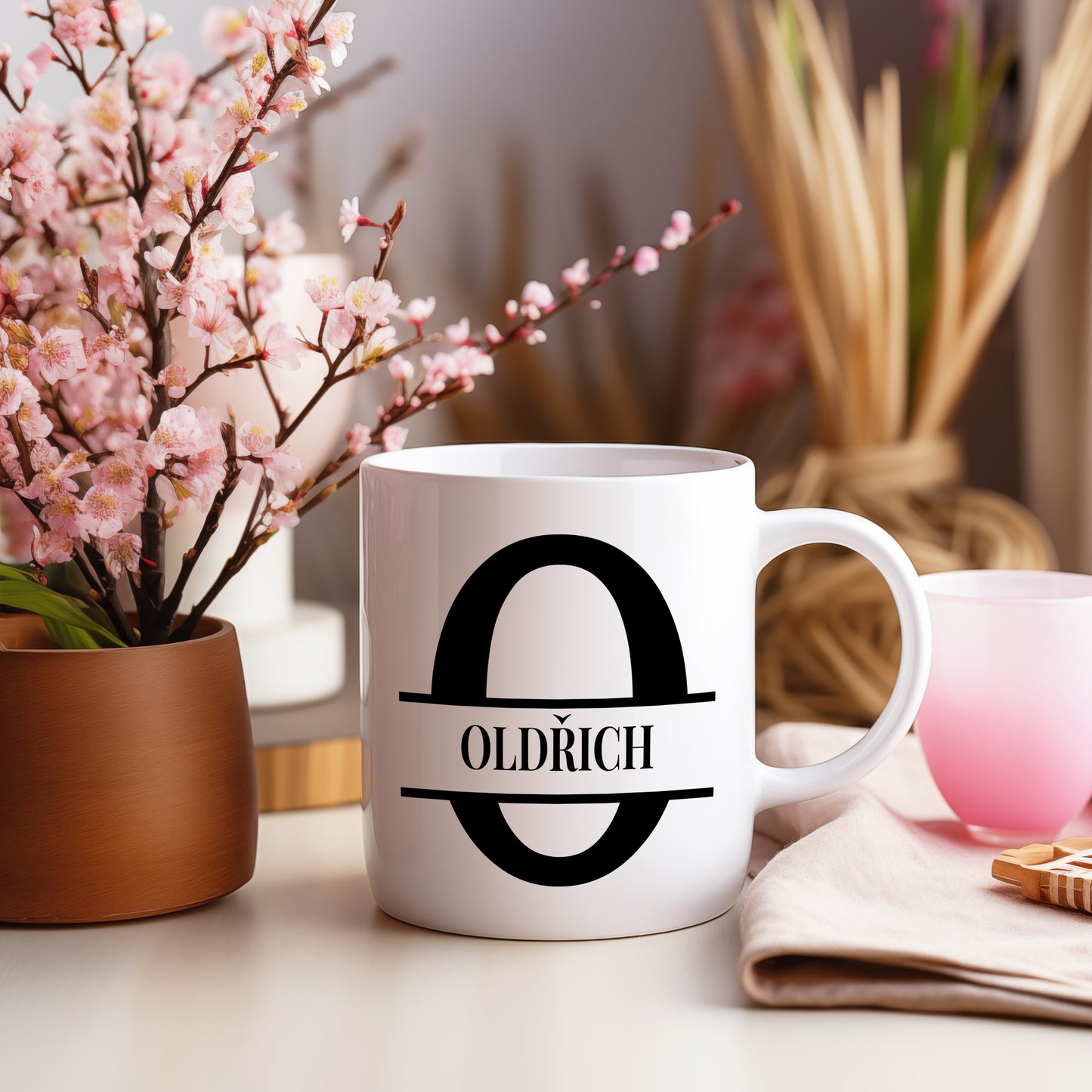 Hrnek se jménem Oldřich – monogramový design