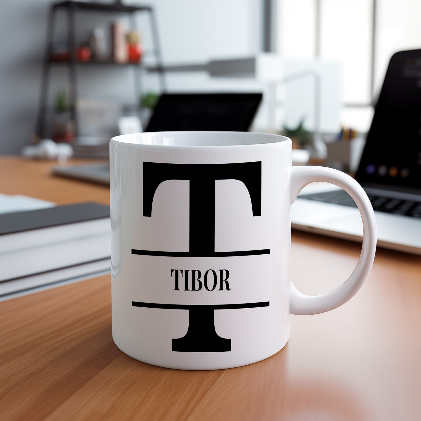 Hrnek se jménem Tibor – monogramový design