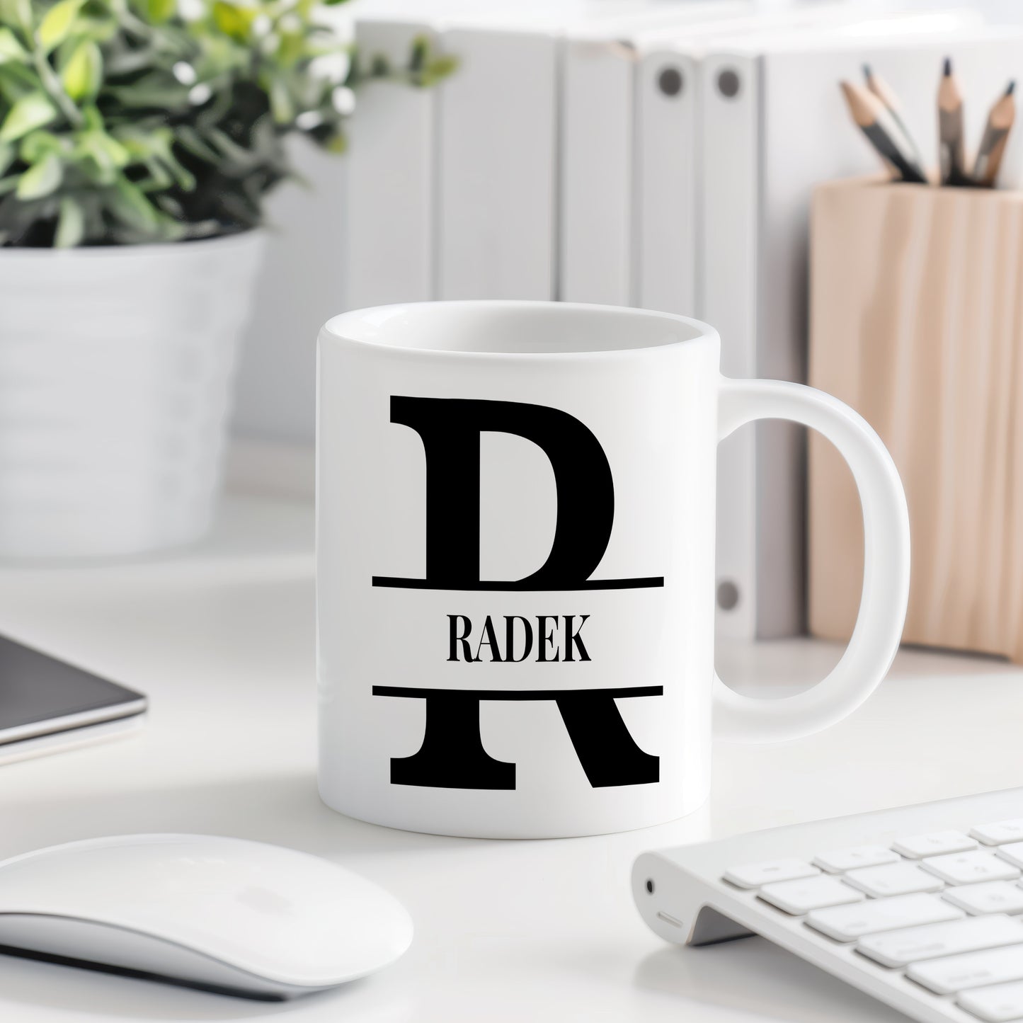 Hrnek se jménem Radek – monogramový design