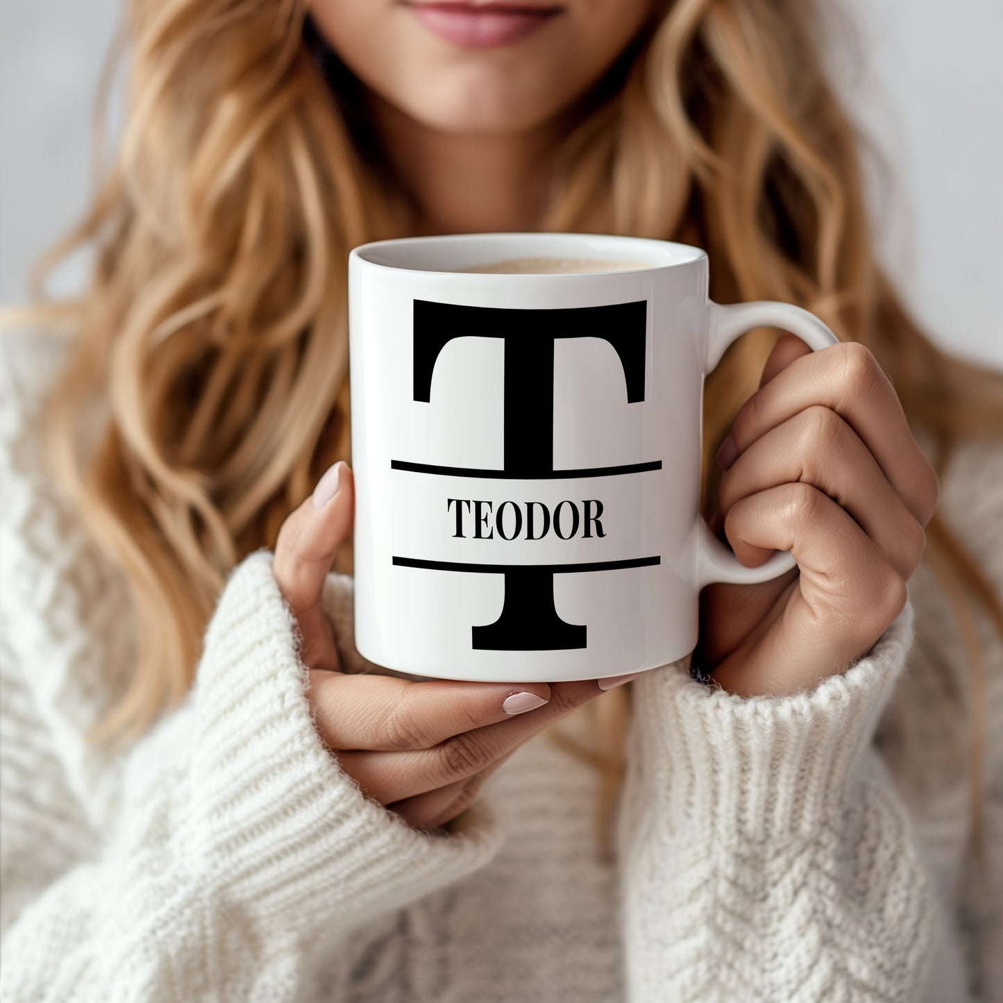 Hrnek se jménem Teodor – monogramový design