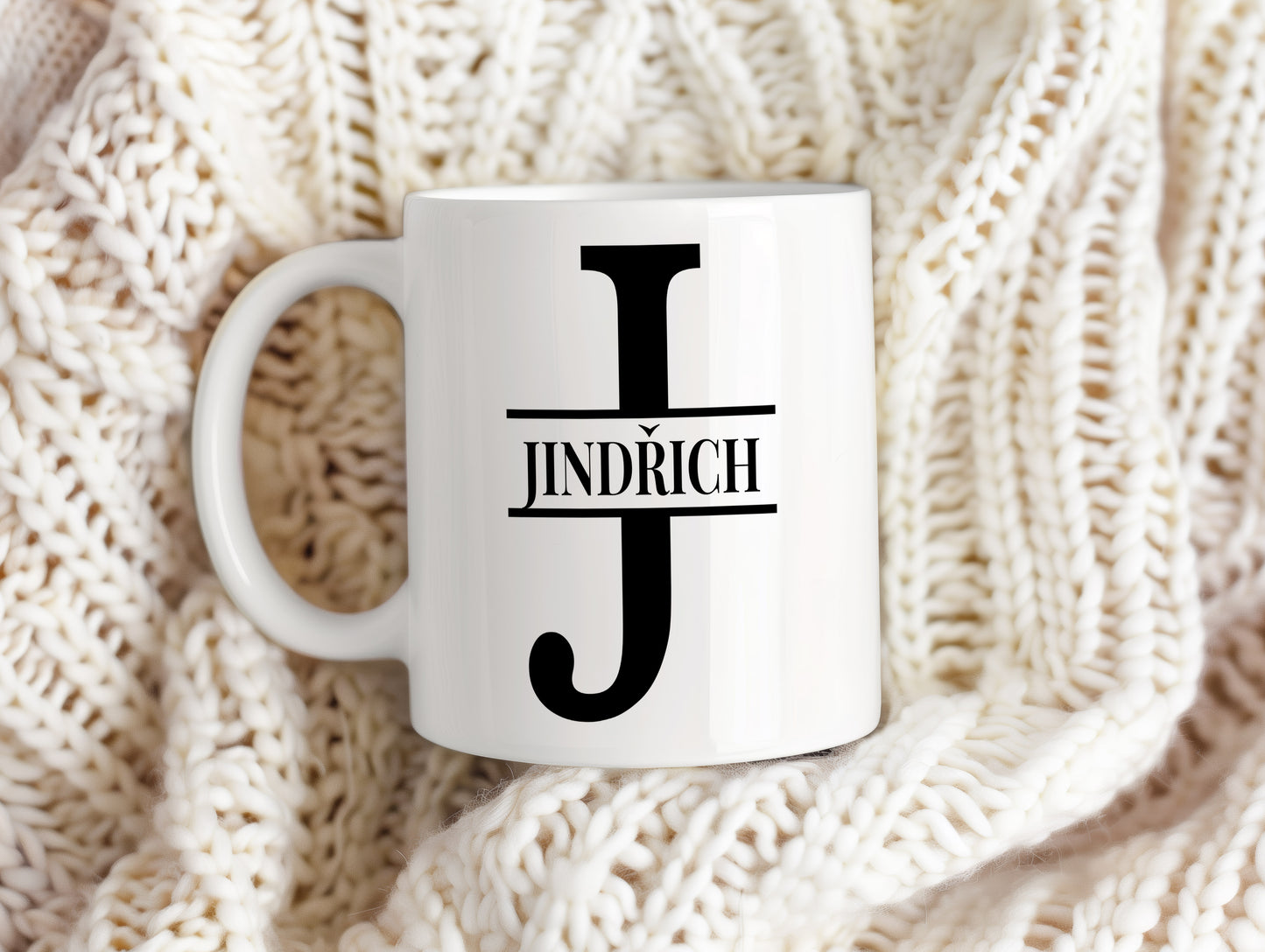 Hrnek se jménem Jindřich – monogramový design