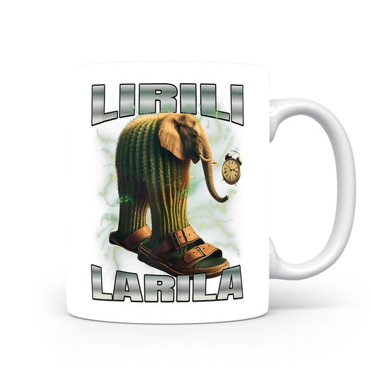 Hrnek s italským brainrotem – Lirili Larila (kaktusí slon a hodiny, zelená aura)