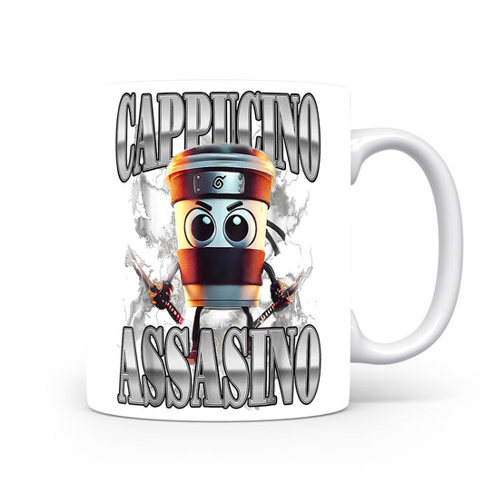 Hrnek s italským brainrotem – Cappuccino Assassino — bílá exploze