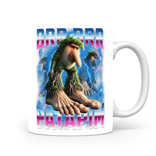 Hrnek s italským brainrotem – Brr Brr Patapim — zelený chlapík (modrá aura)