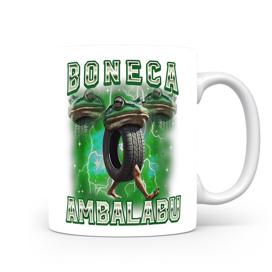 Hrnek s italským brainrotem – Boneca Ambalabu — zelená aura