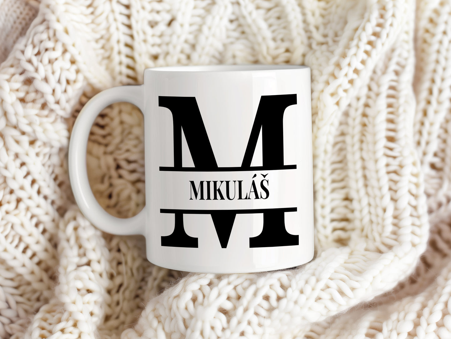 Hrnek se jménem Mikuláš – monogramový design
