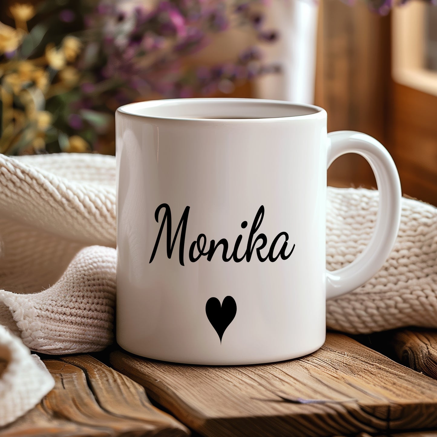 Hrnek se jménem Monika – romantický styl se srdcem