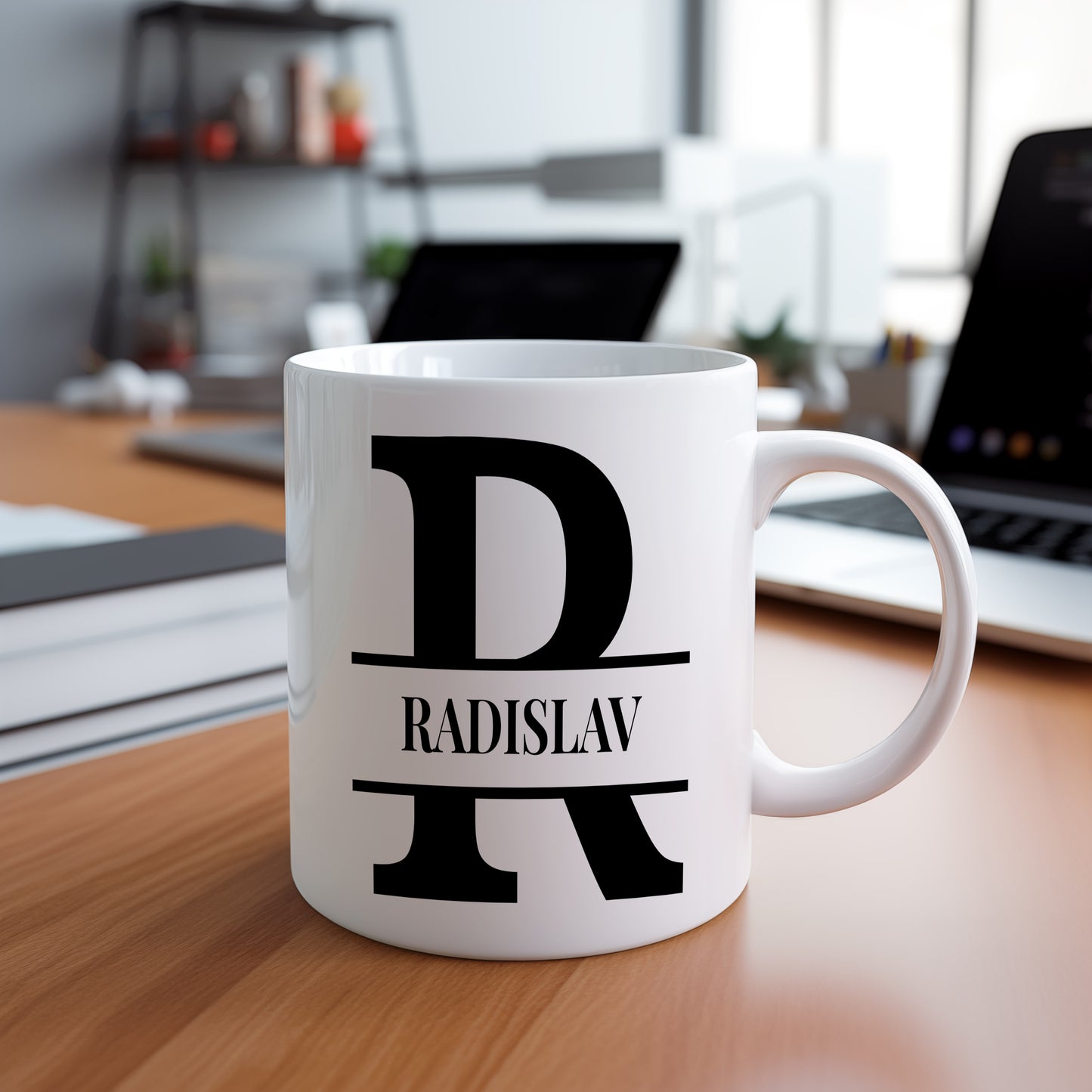 Hrnek se jménem Radislav – monogramový design