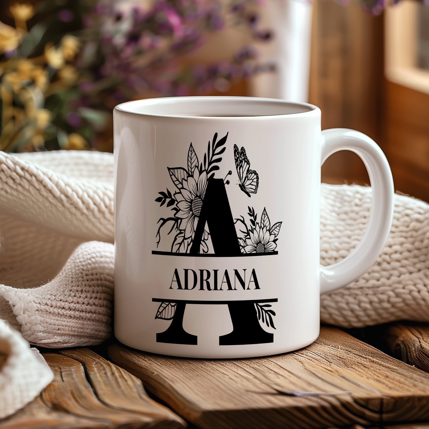 Hrnek se jménem ADRIANA – květinový monogram