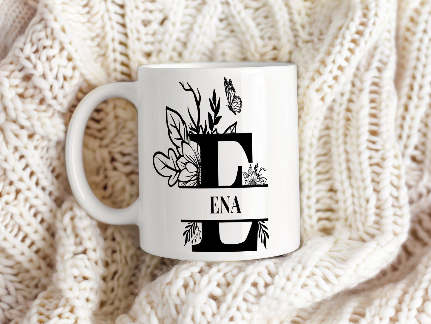 Hrnek se jménem Ena – květinový monogram