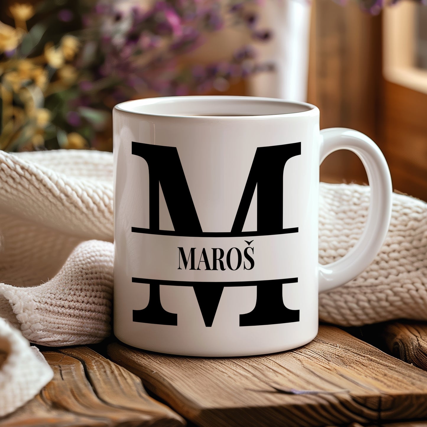 Hrnek se jménem Maroš – monogramový design
