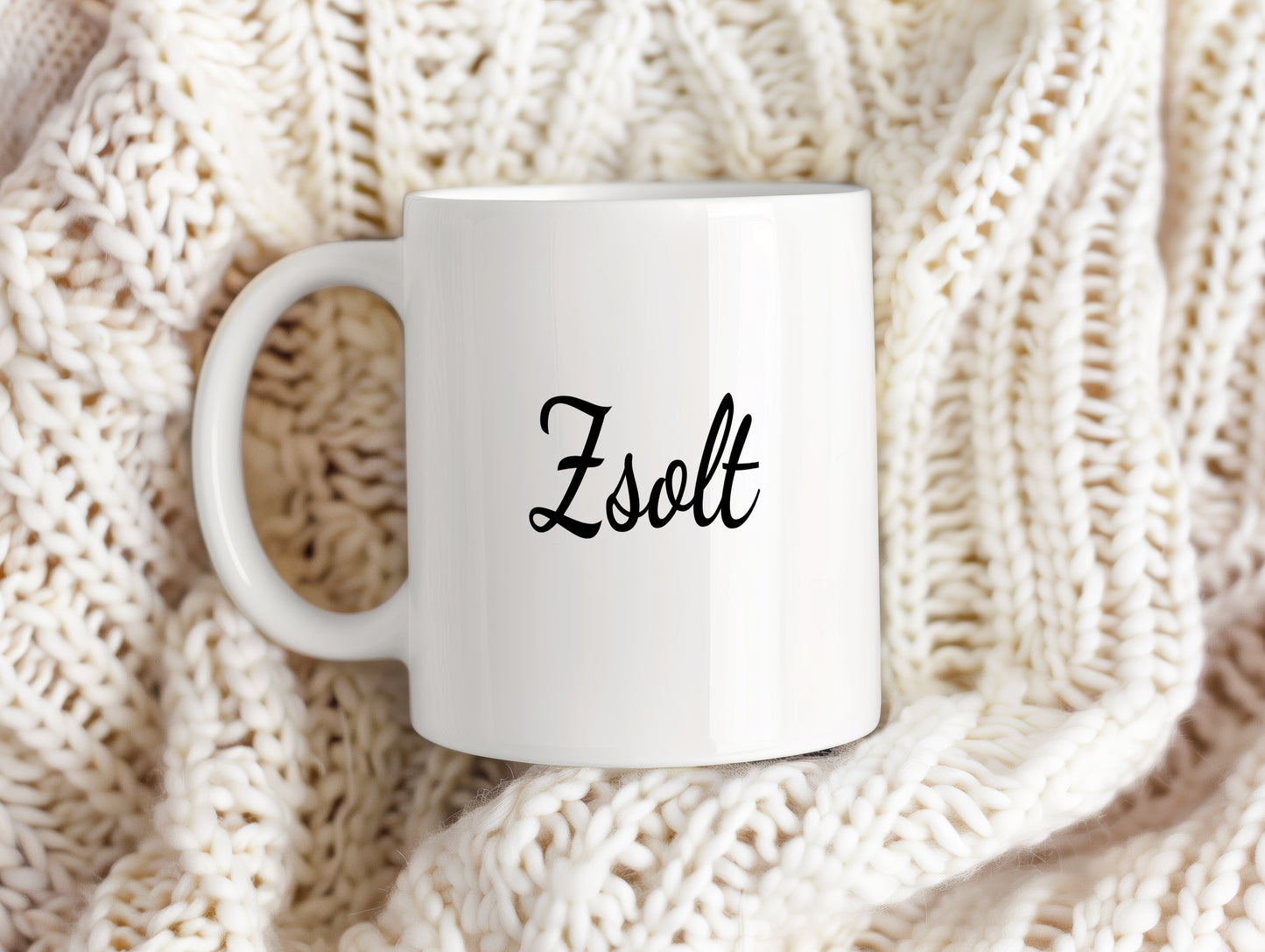 Hrnek se jménem Zsolt – monogramový design