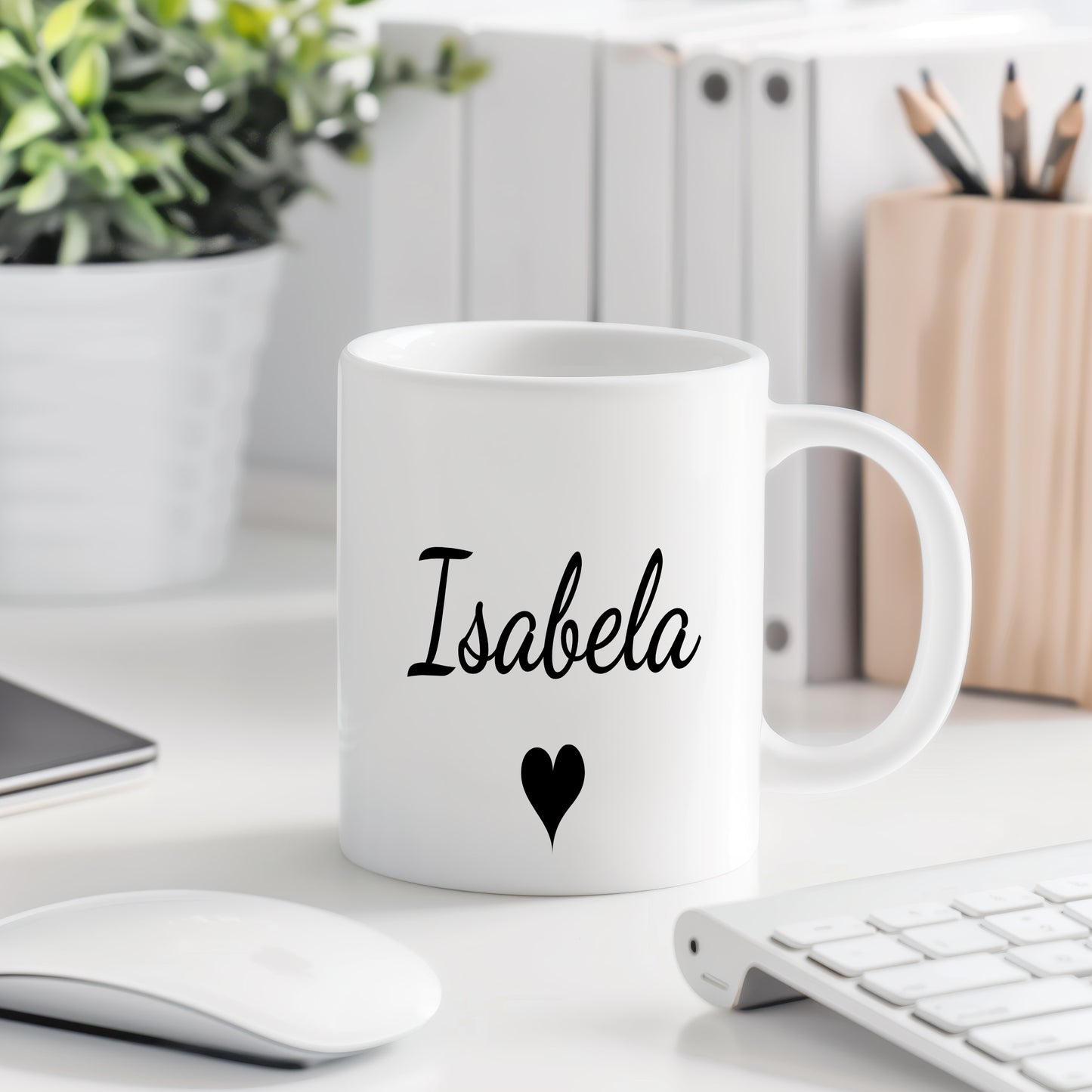 Hrnek se jménem Isabela – romantický styl se srdcem