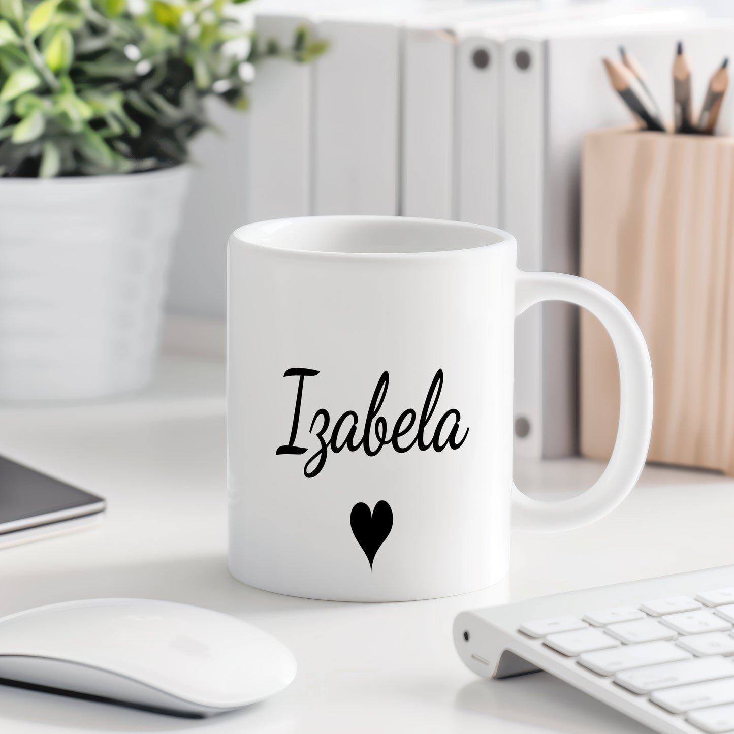 Hrnek se jménem Izabela – romantický styl se srdcem