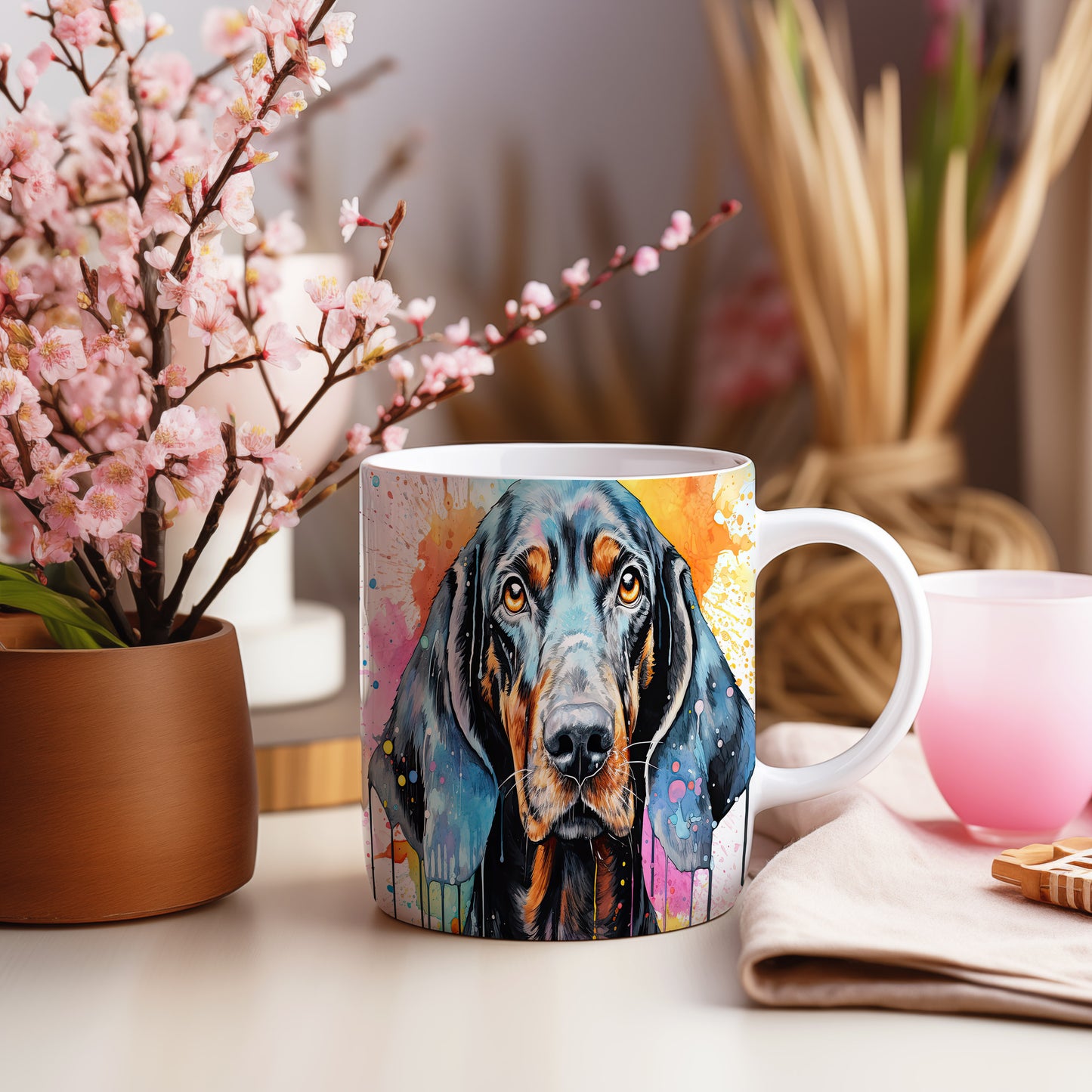 Hrnek s coonhound a barevným uměním
