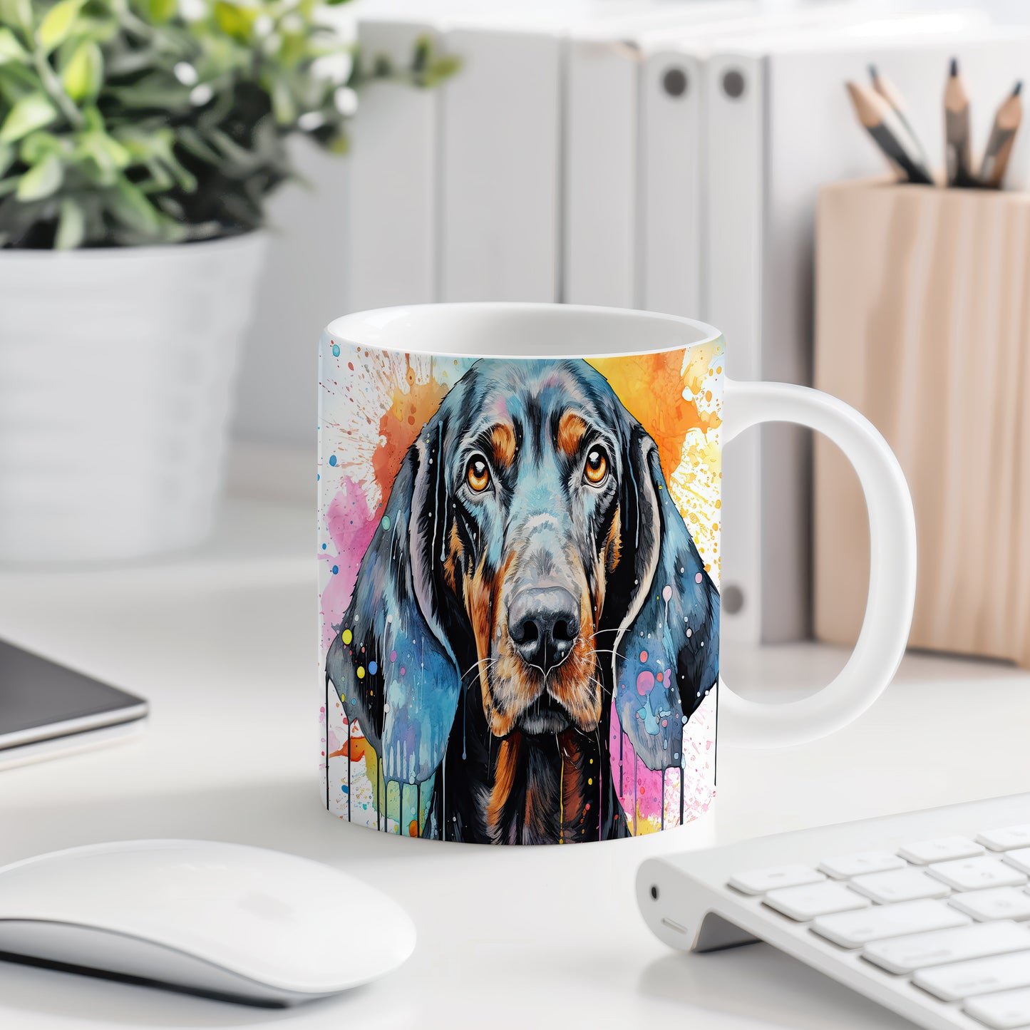 Hrnek s coonhound a barevným uměním