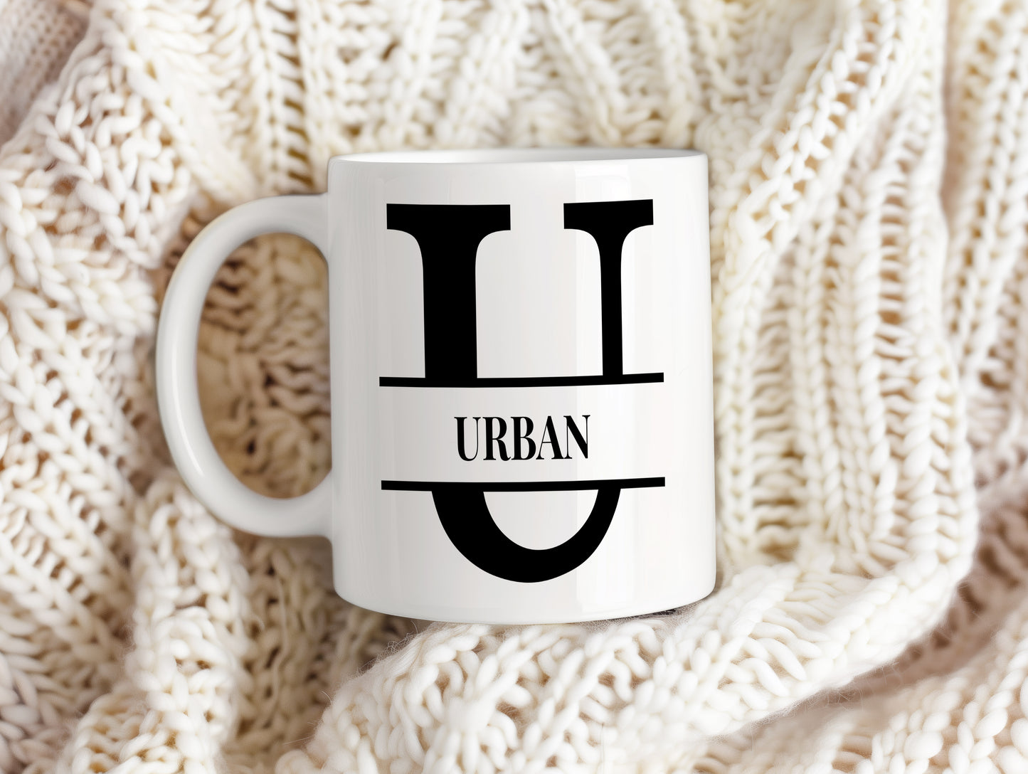 Hrnek se jménem URBAN – monogramový design