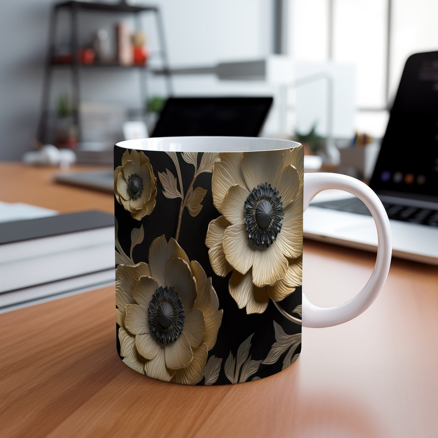 Hrnek s elegantními zlatými květy – výrazným designem