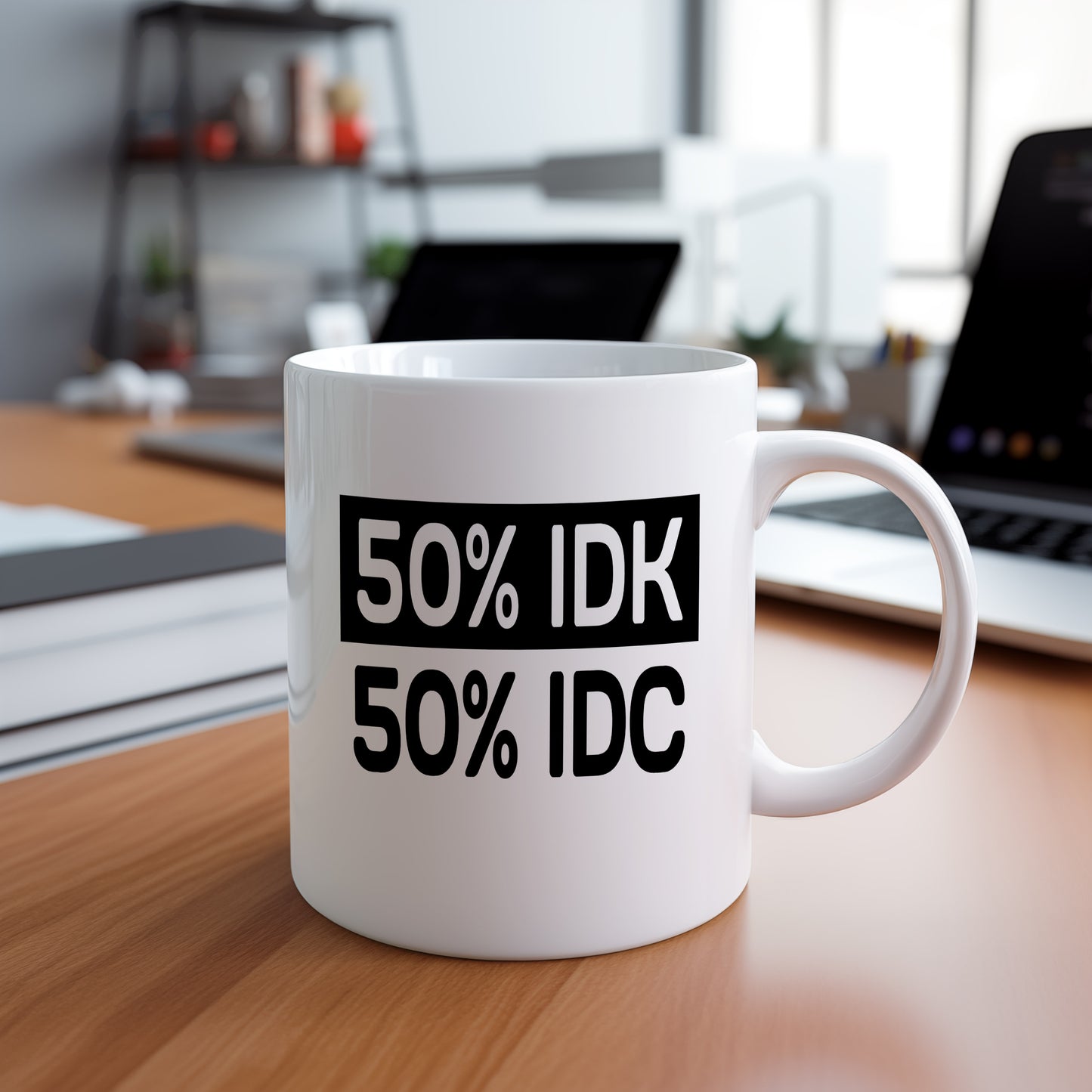 Hrnek s vtipným nápisem – 50% IDK