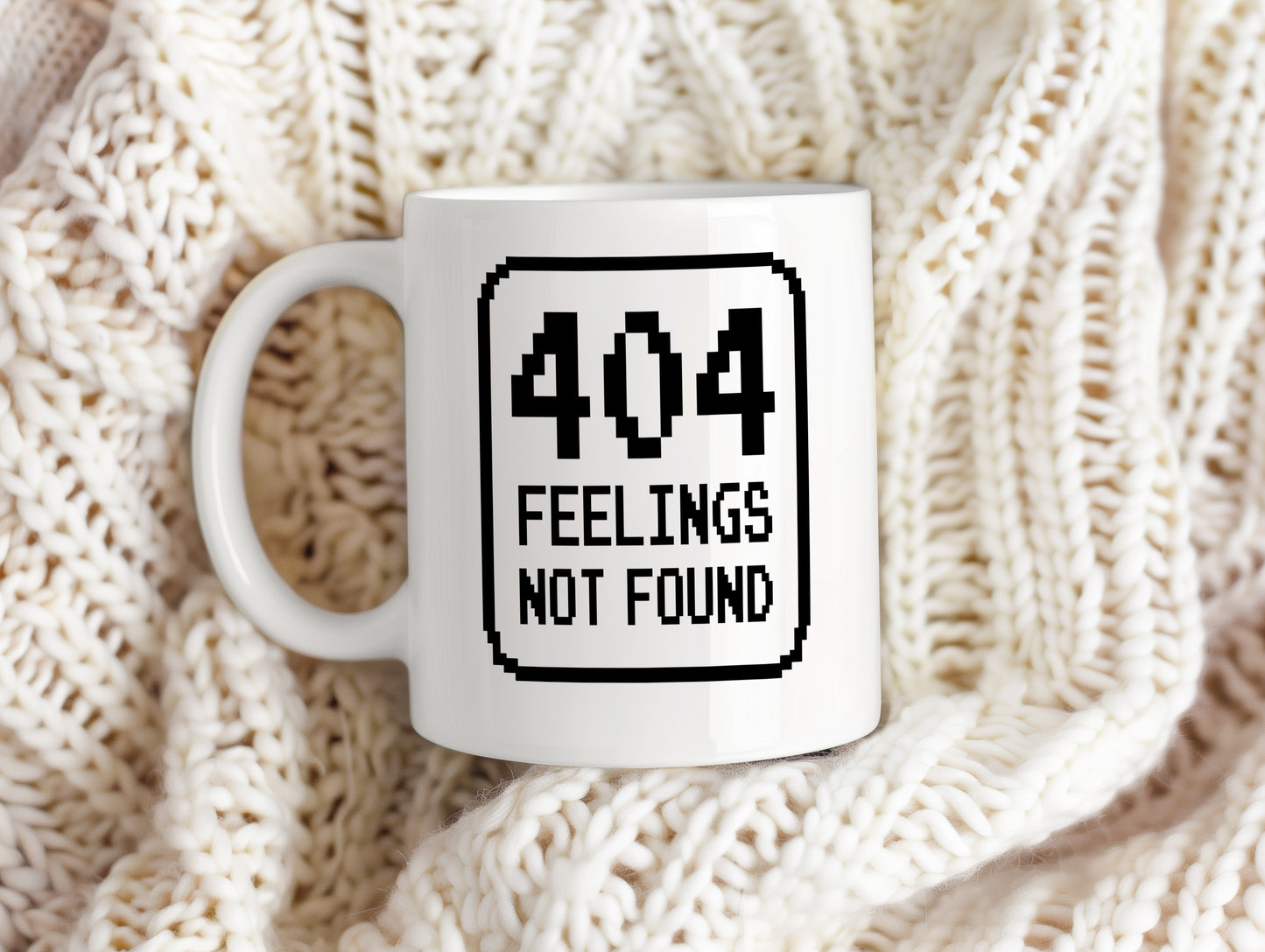 Hrnek s vtipným nápisem – 404 FEELINGS