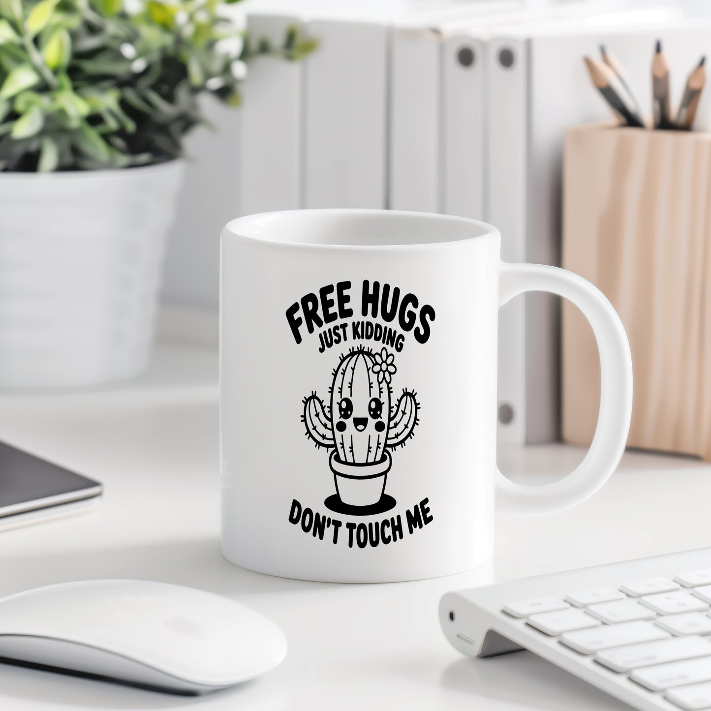 Hrnek s vtipným nápisem – FREE HUGS