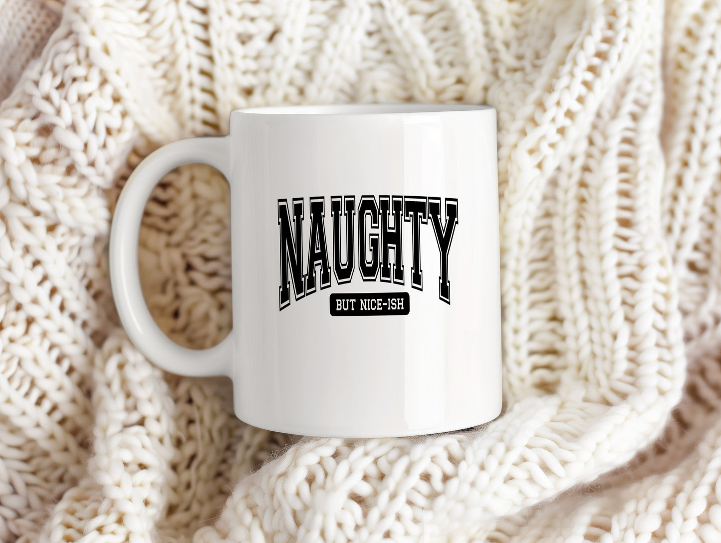 Hrnek s vtipným nápisem – Naughty