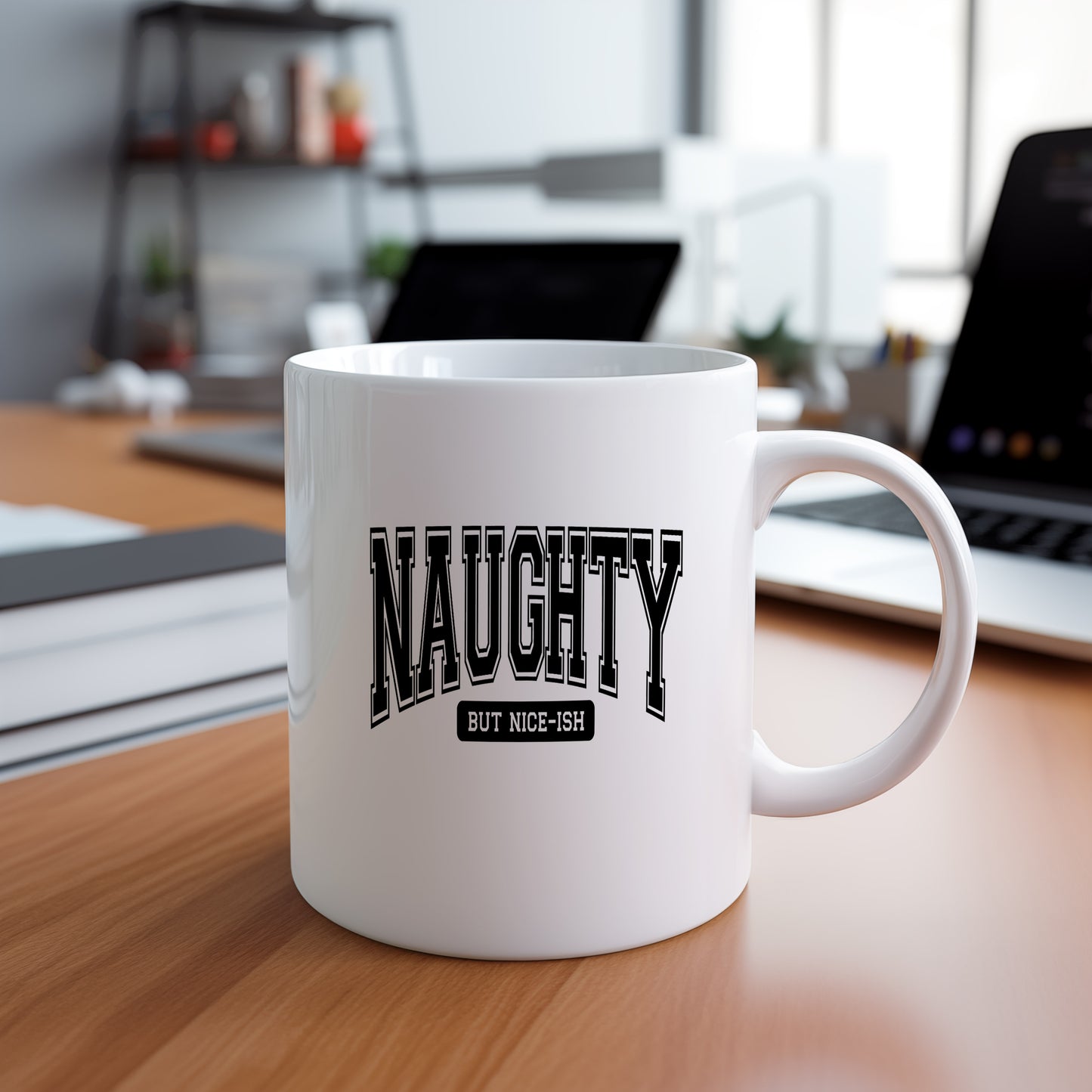 Hrnek s vtipným nápisem – Naughty