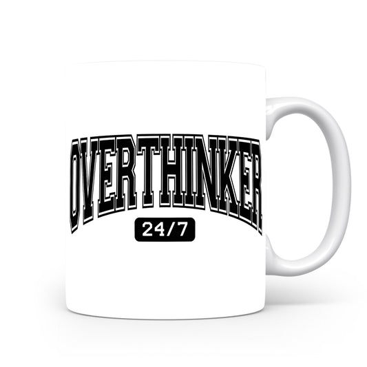 Hrnek s vtipným nápisem – OVERTHINKER