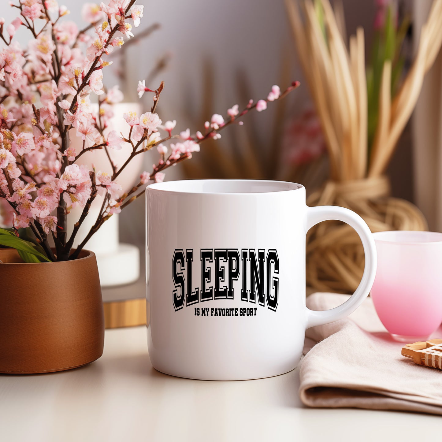 Hrnek s vtipným nápisem – SLEEPING IS MY