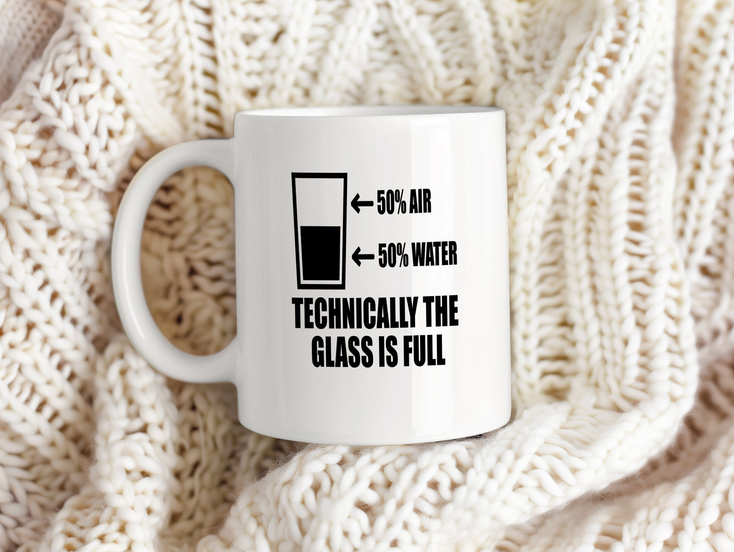 Hrnek s vtipným nápisem – TECHNICALLY THE GLASS