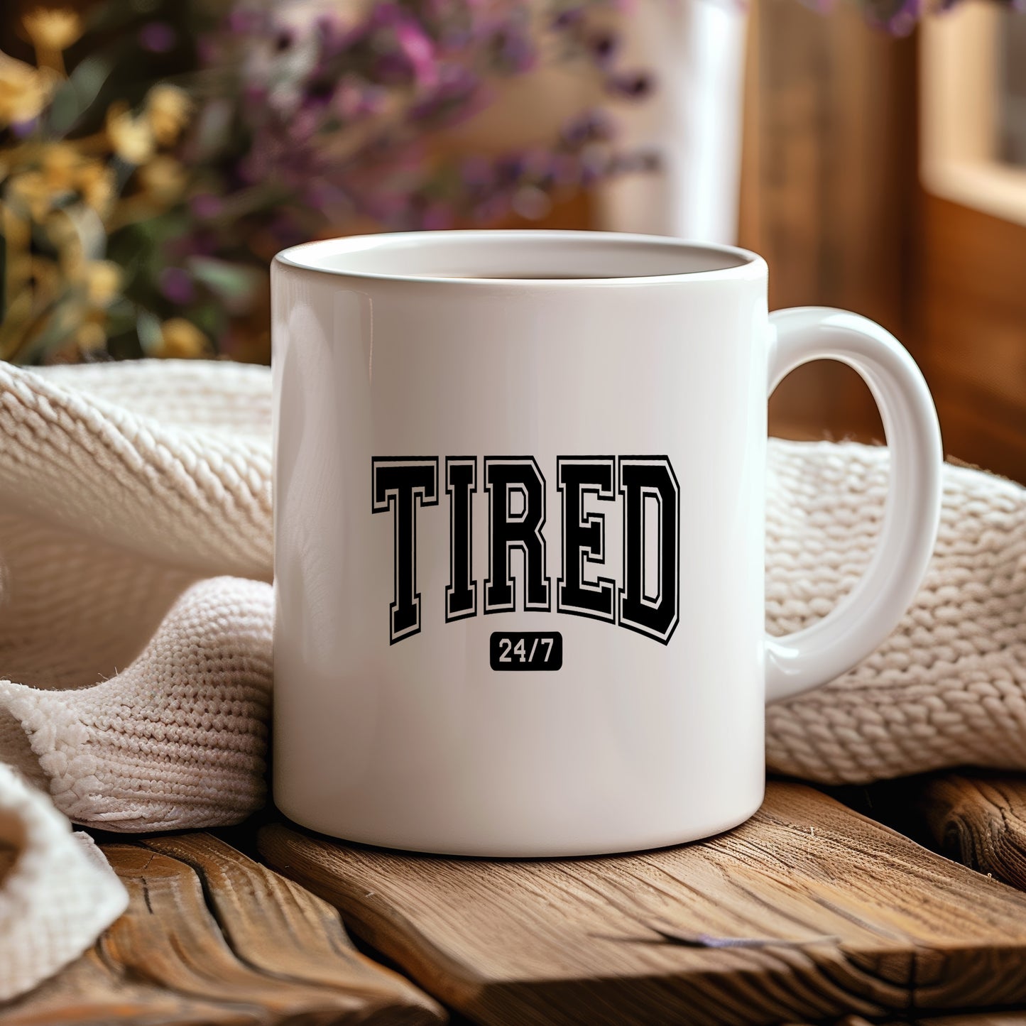 Hrnek s vtipným nápisem – TIRED