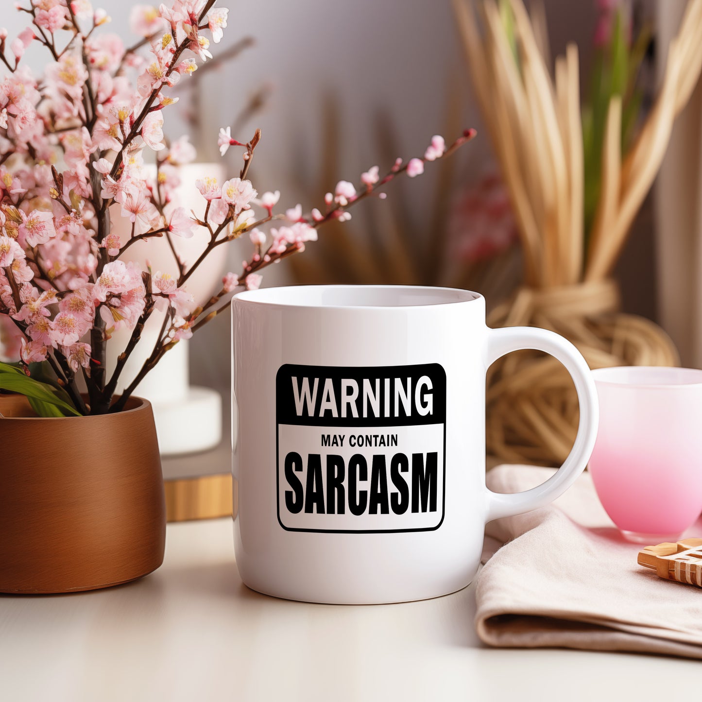 Hrnek s vtipným nápisem – WARNING