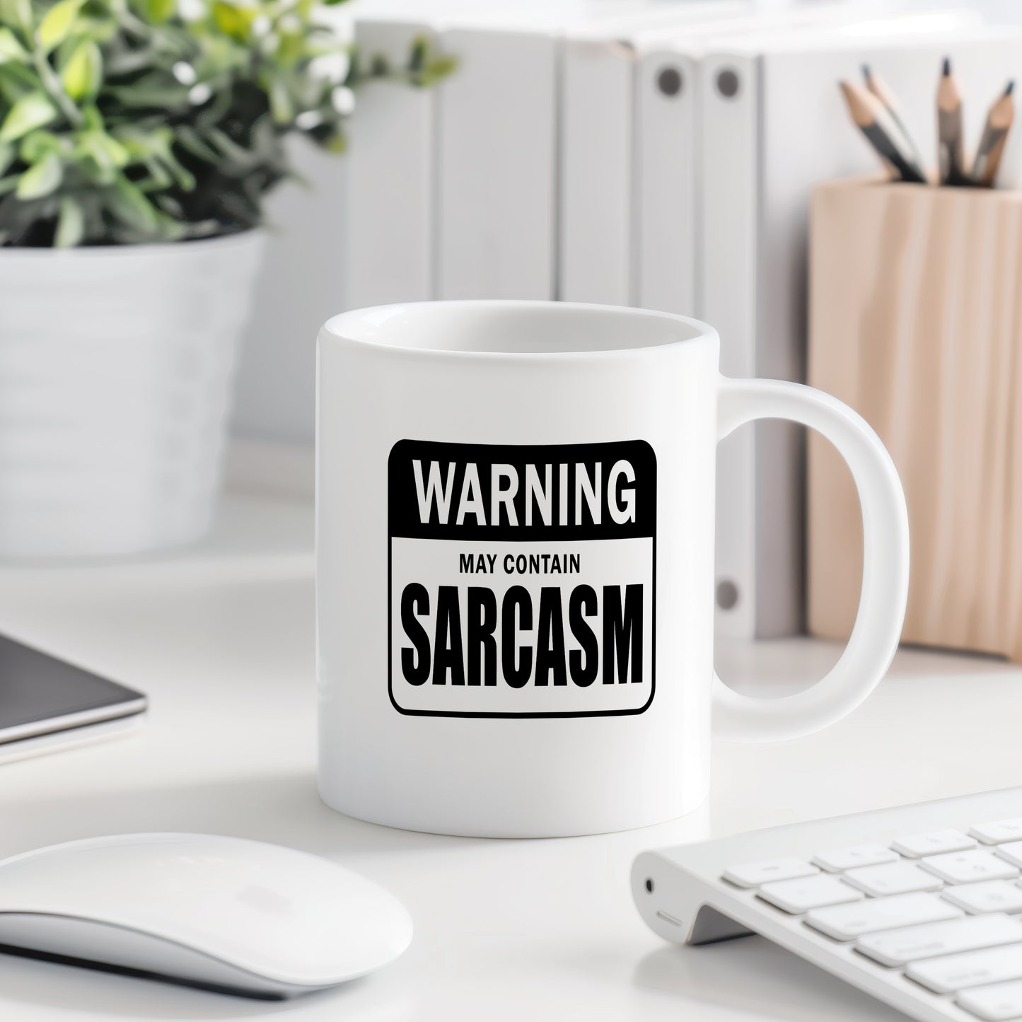 Hrnek s vtipným nápisem – WARNING