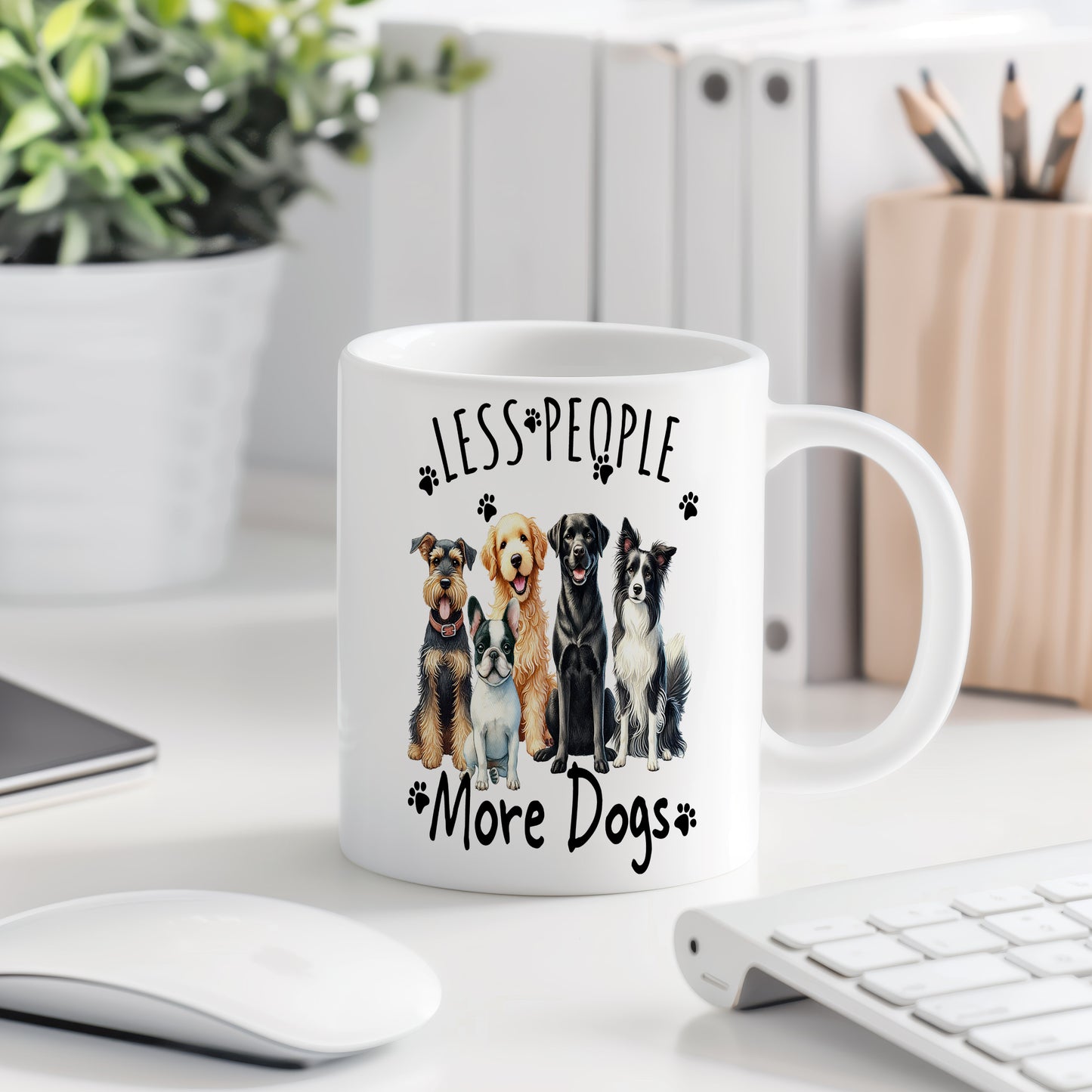 Hrnek s vtipným nápisem – Less People
