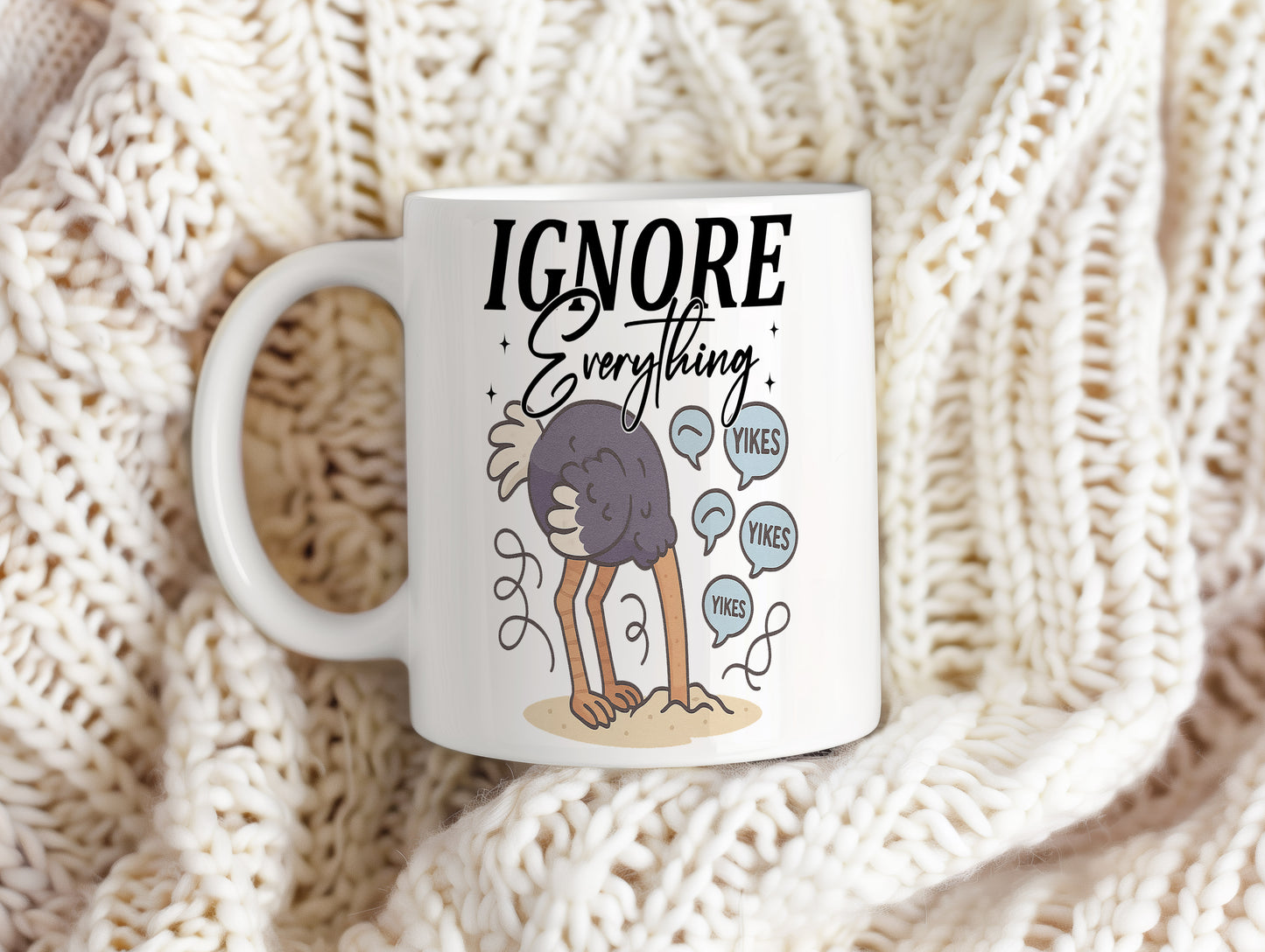 Hrnek s vtipným nápisem – IGNORE Everything